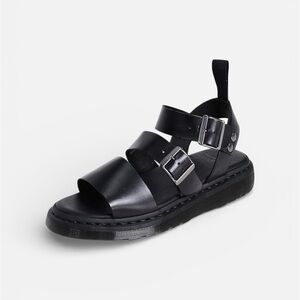 TOP Moda Black Buckle Sandals